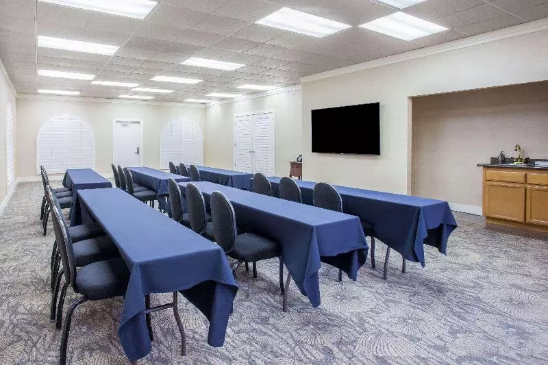 Days Inn By Wyndham San Diego Hotel Circle