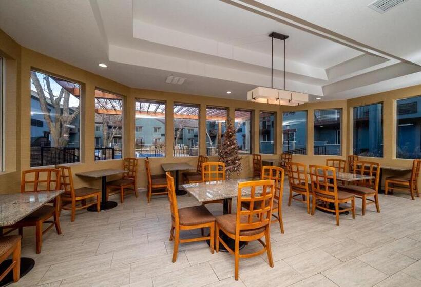 هتل Endeavor Inn & Suites, Trademark Collection By Wyndham