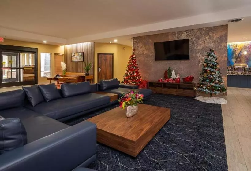 Отель Endeavor Inn & Suites, Trademark Collection By Wyndham