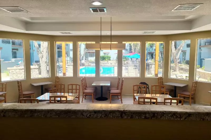 Отель Endeavor Inn & Suites, Trademark Collection By Wyndham