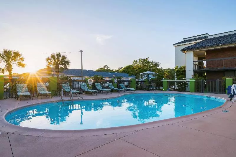فندق Garnet Inn & Suites, Morehead City Near Atlantic Beach