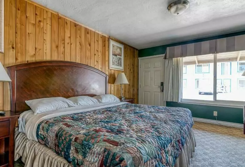 Hotel Medford OR North