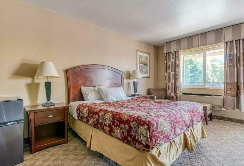Hotel Medford OR North