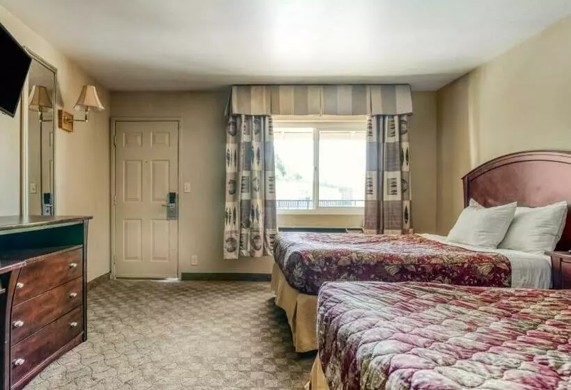 Hotel Medford OR North
