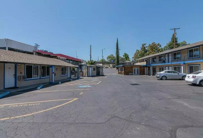 Hotel Medford OR North