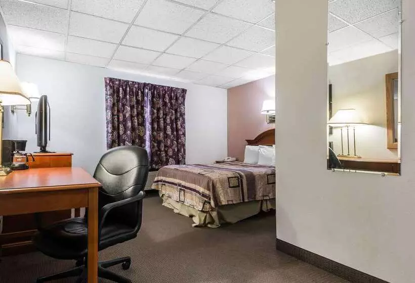 בית מלון כפרי Quality Inn & Suites Binghamton Vestal