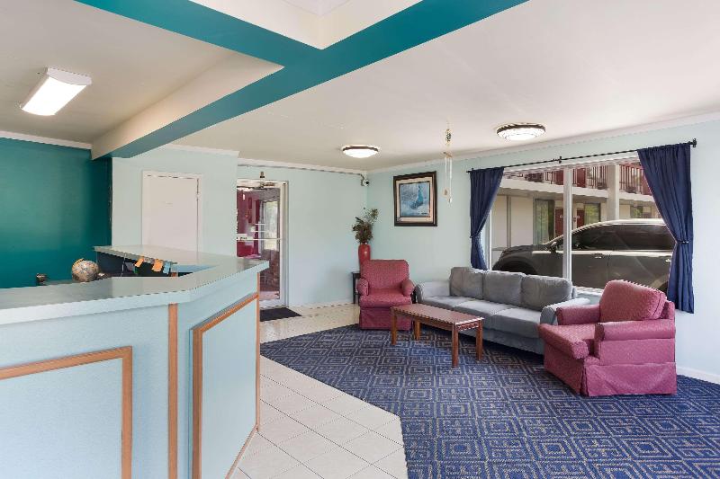 בית מלון כפרי Rodeway Inn