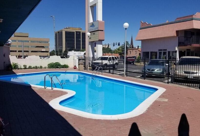 هتل Santa Fe Inn Pueblo
