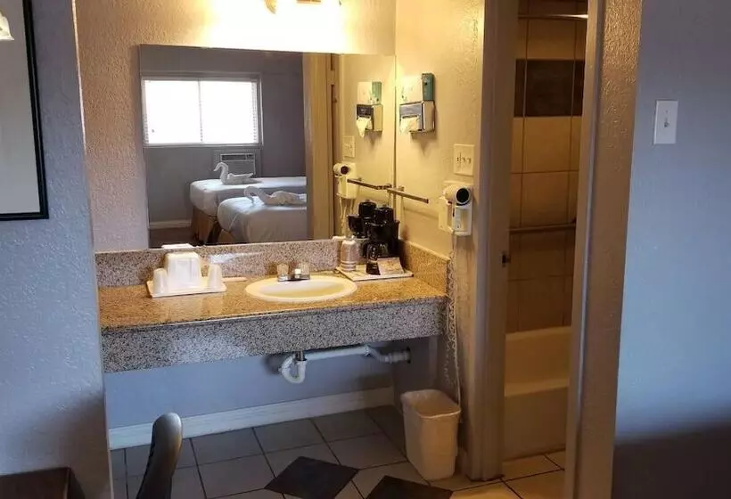 فندق Santa Fe Inn Pueblo