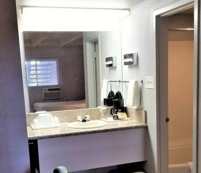 فندق Santa Fe Inn Pueblo