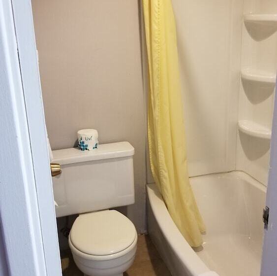 هتل Santa Fe Inn Pueblo