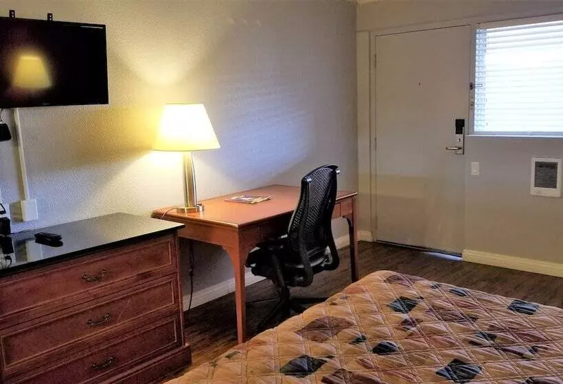 فندق Santa Fe Inn Pueblo