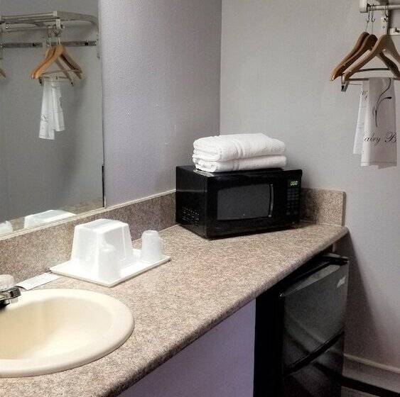 هتل Santa Fe Inn Pueblo