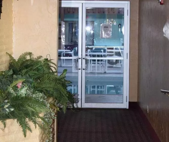 Motel Regency Inn And Suites