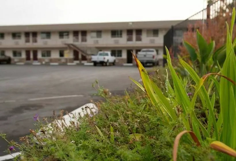 فندق على الطريق San Jose Airport Inn