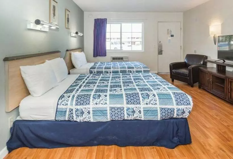 فندق على الطريق San Jose Airport Inn