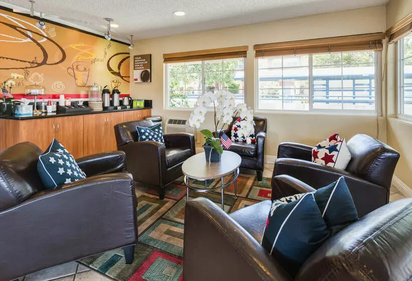 فندق على الطريق San Jose Airport Inn