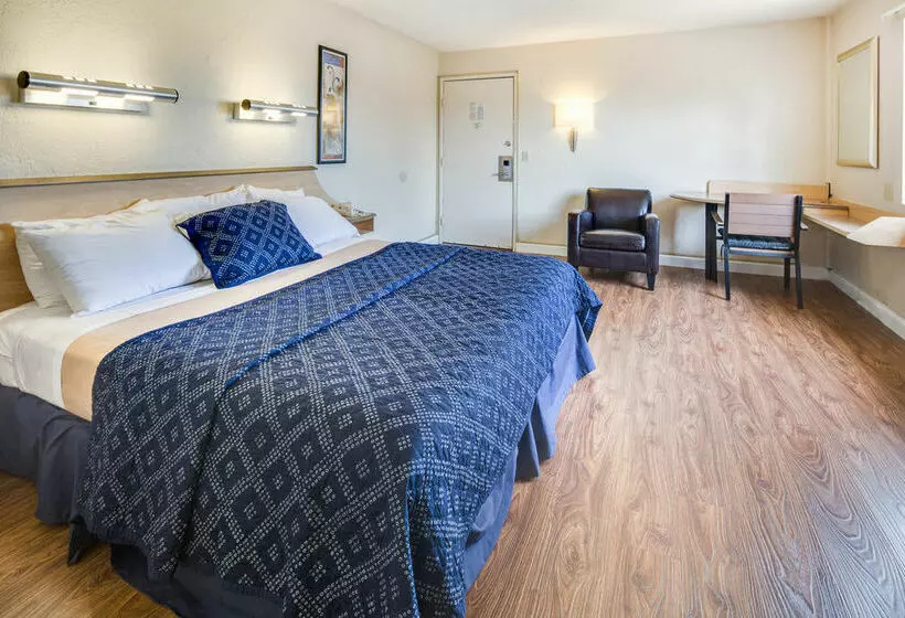 فندق على الطريق San Jose Airport Inn