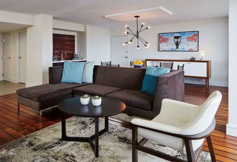 Waterstone Resort & Marina Boca Raton, Curio Collection By Hilton