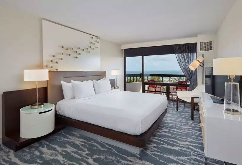 Waterstone Resort & Marina Boca Raton, Curio Collection By Hilton