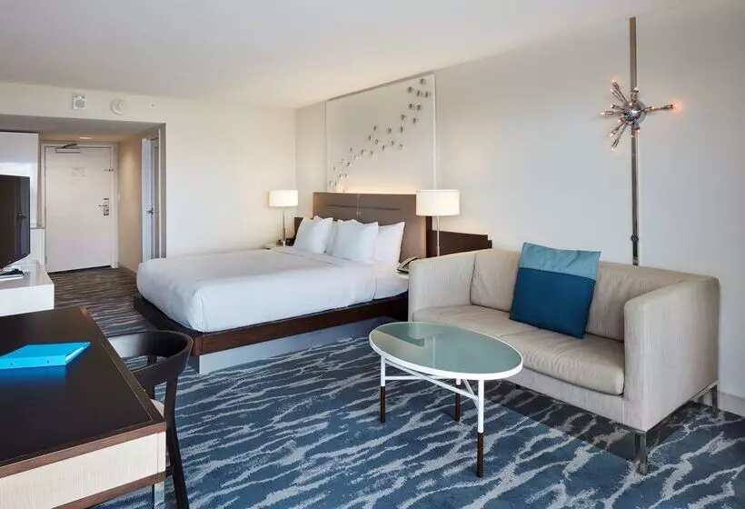 Waterstone Resort & Marina Boca Raton, Curio Collection By Hilton