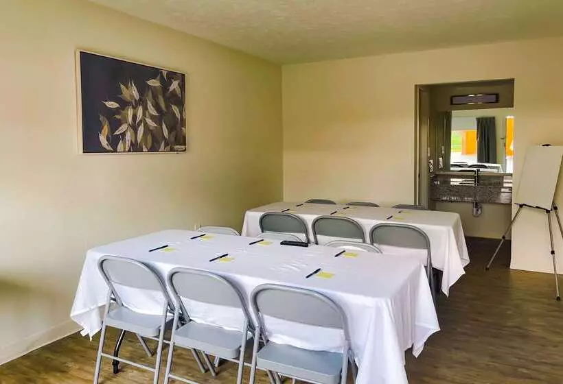 Hotel Ramada By Wyndham Lumberton