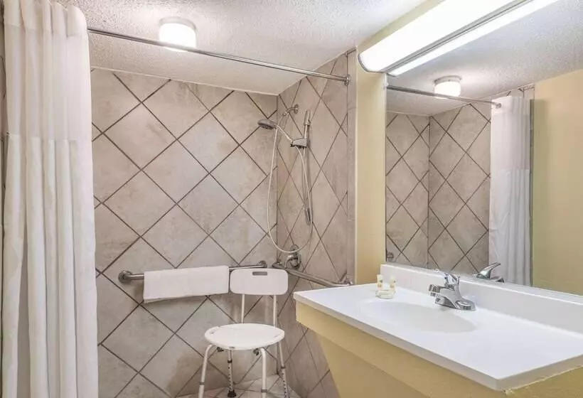 Hotel Ramada By Wyndham Lumberton