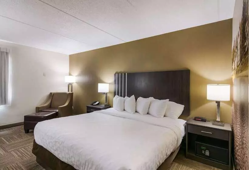 Hotel Clarion Pointe Jamestown  Falconer