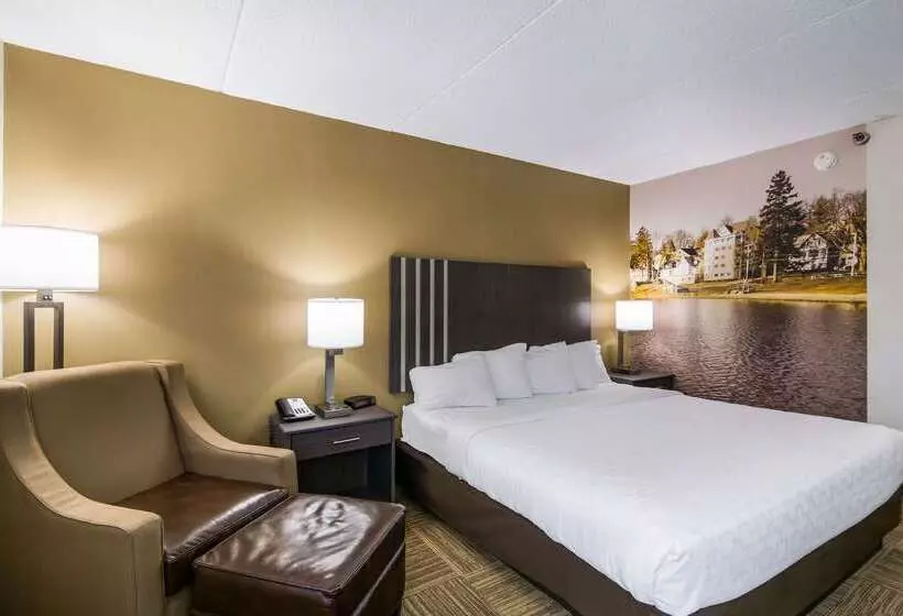 Hotel Clarion Pointe Jamestown  Falconer