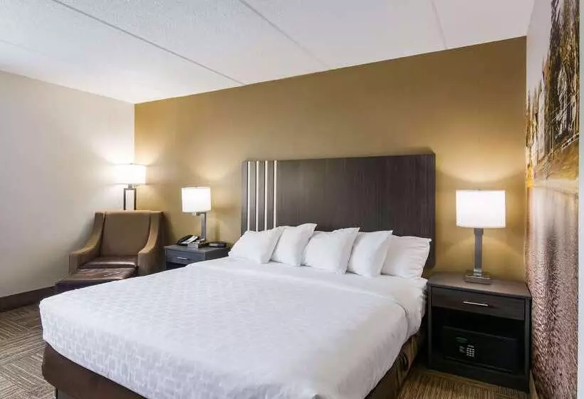 Hotel Clarion Pointe Jamestown  Falconer