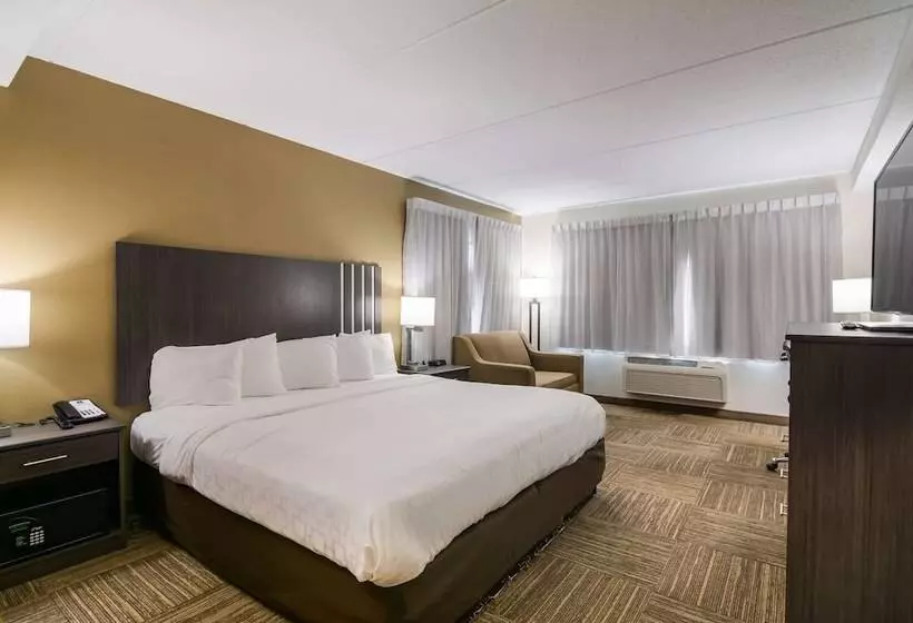 Hotel Clarion Pointe Jamestown  Falconer