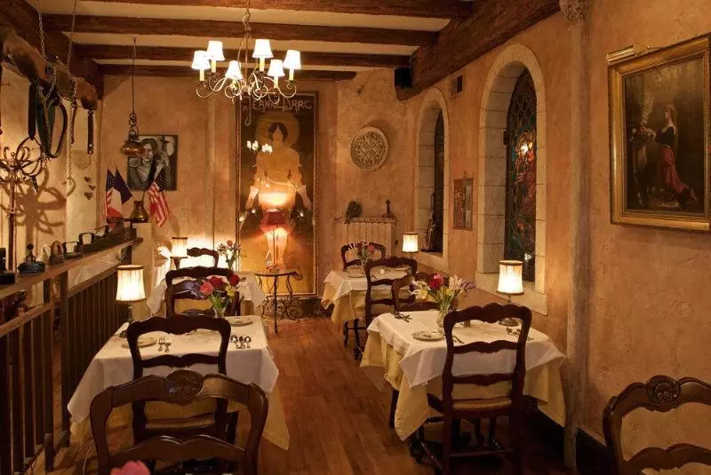 Cornell Hotel De France