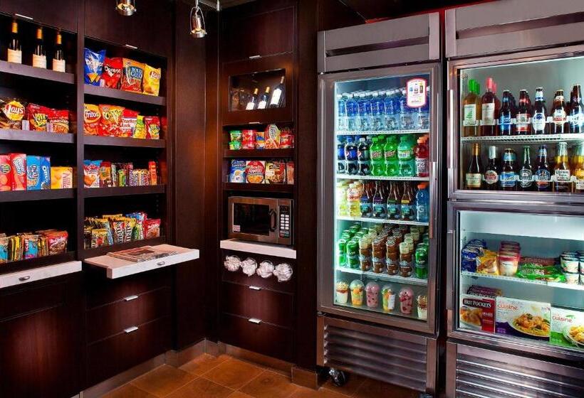 هتل Courtyard Melbourne West