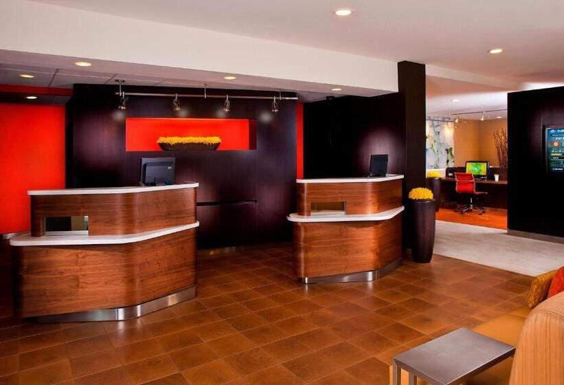 هتل Courtyard Melbourne West