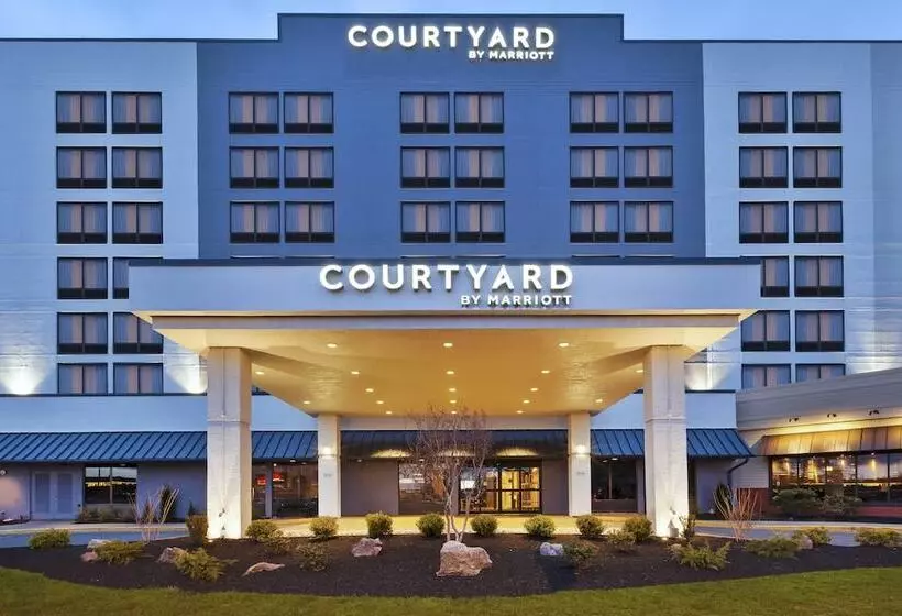Отель Courtyard By Marriott Secaucus Meadowlands
