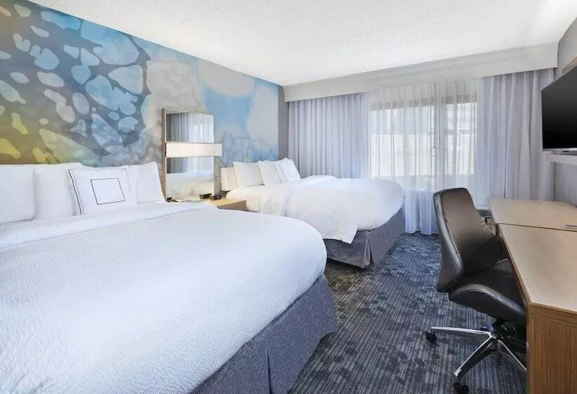 Отель Courtyard By Marriott Secaucus Meadowlands