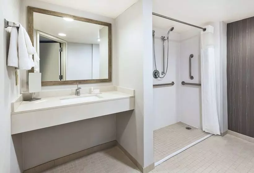 Отель Courtyard By Marriott Secaucus Meadowlands