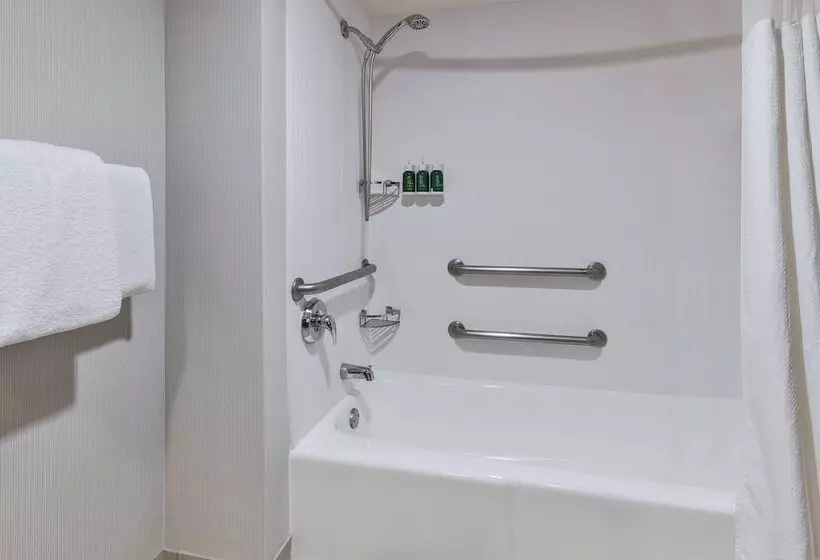 Отель Courtyard By Marriott Secaucus Meadowlands