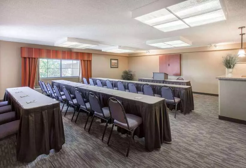 בית מלון כפרי Days Inn & Suites By Wyndham Mesa Near Phoenix