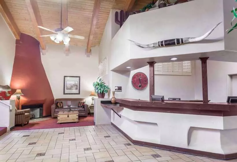 בית מלון כפרי Days Inn & Suites By Wyndham Mesa Near Phoenix