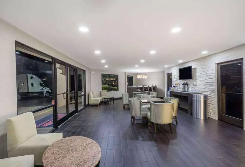 هتل Days Inn By Wyndham Chattanooga Lookout Mountain West