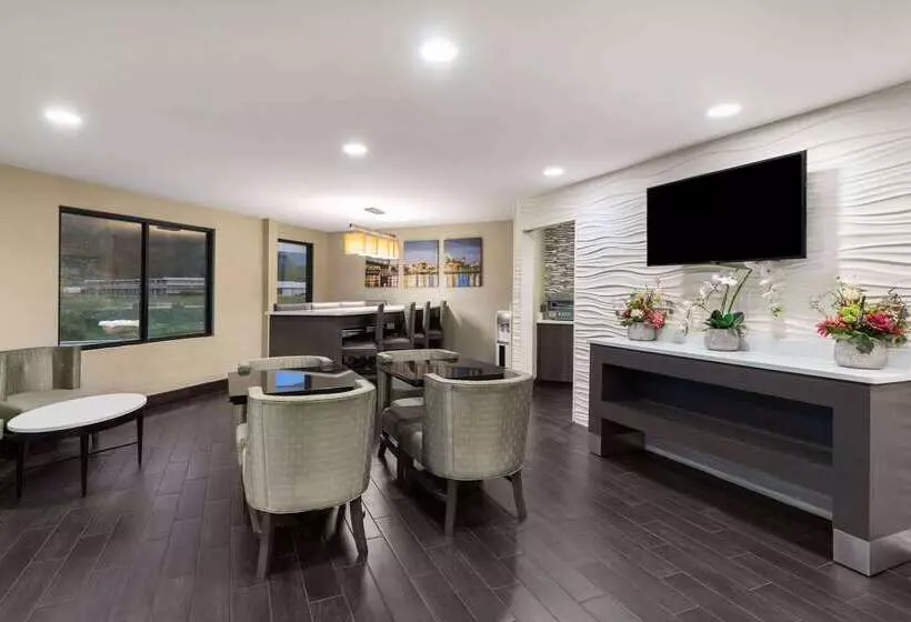 هتل Days Inn By Wyndham Chattanooga Lookout Mountain West