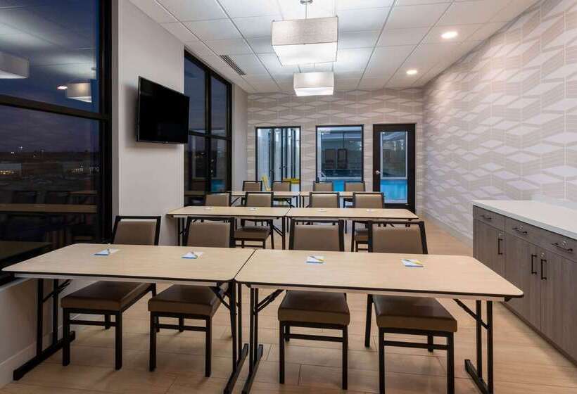 فندق Days Inn & Suites By Wyndham Duluth By The Mall