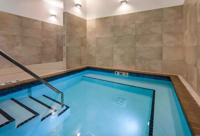 בית מלון כפרי Days Inn & Suites By Wyndham Duluth By The Mall