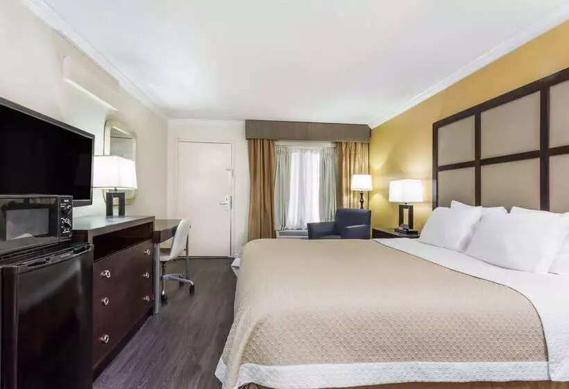 酒店 Days Inn By Wyndham Pensacola Historic Downtown