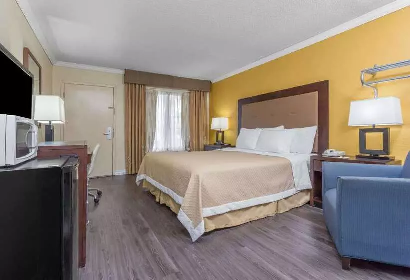 酒店 Days Inn By Wyndham Pensacola Historic Downtown