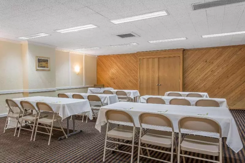 酒店 Days Inn By Wyndham Pensacola Historic Downtown