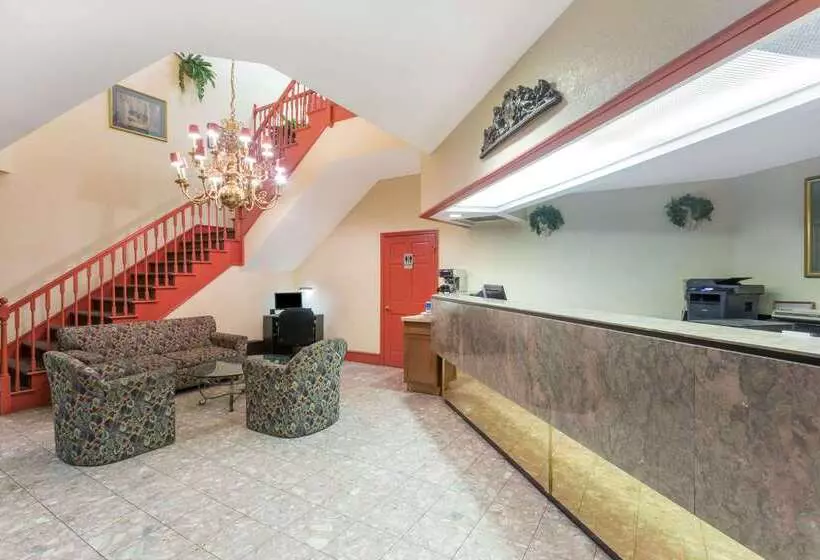 酒店 Days Inn By Wyndham Savannah Airport