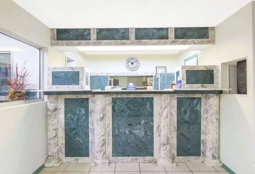 호텔 Days Inn By Wyndham West Point