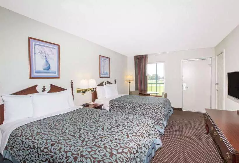 호텔 Days Inn By Wyndham West Point